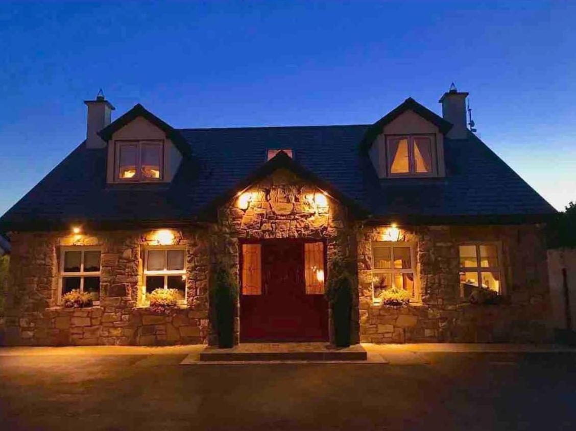 Cosy Rooms In A Stone Cottage Salthill Exterior foto