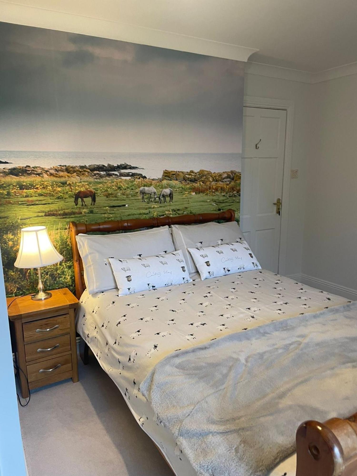 Cosy Rooms In A Stone Cottage Salthill Exterior foto